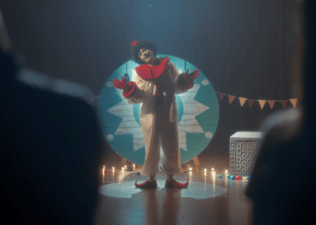 ‘Đàn ông không cần khóc’